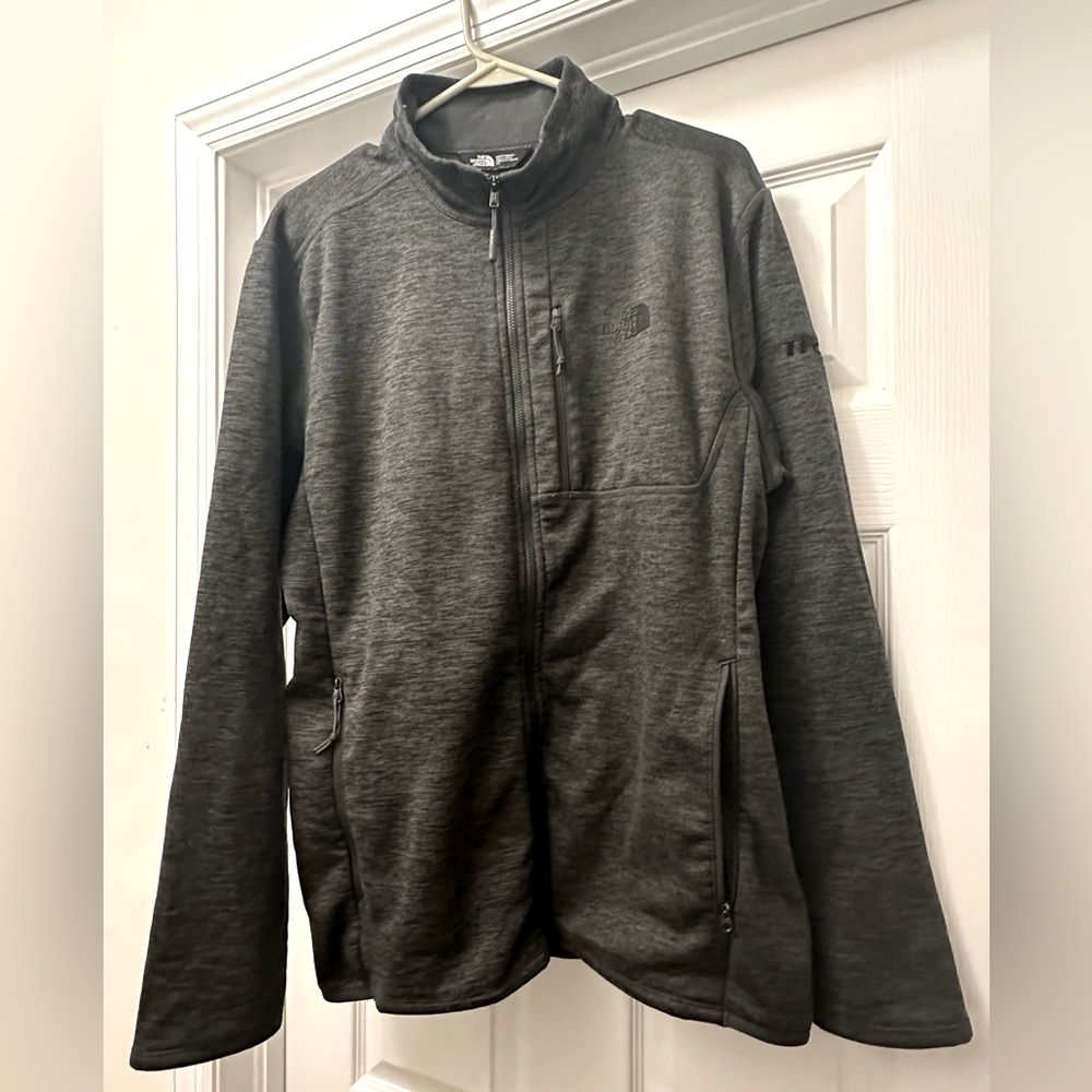 Men’s Northface full-zip jacket